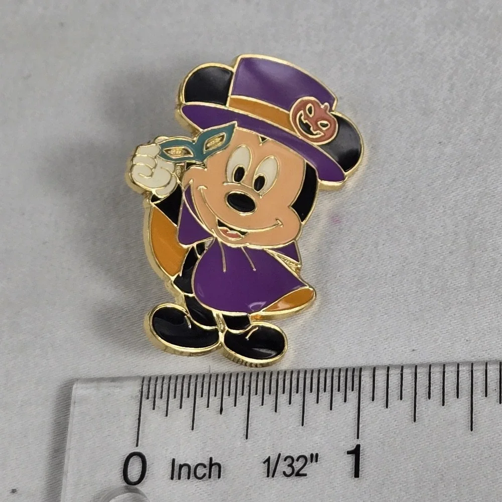Disney‎ Resort Japan Mickey Mouse Halloween Mask Pin Badge Rare